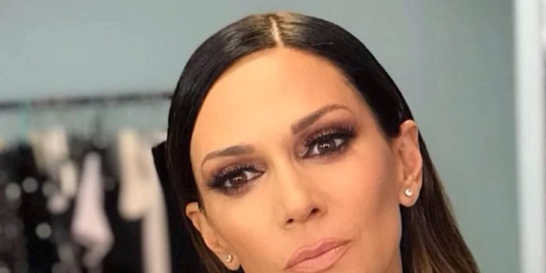 Έλλη Κοκκίνου | #Μένει_σπίτι και μας δείχνει (νέα) πλάνα από την κατοικία της στα Νότια Προάστια