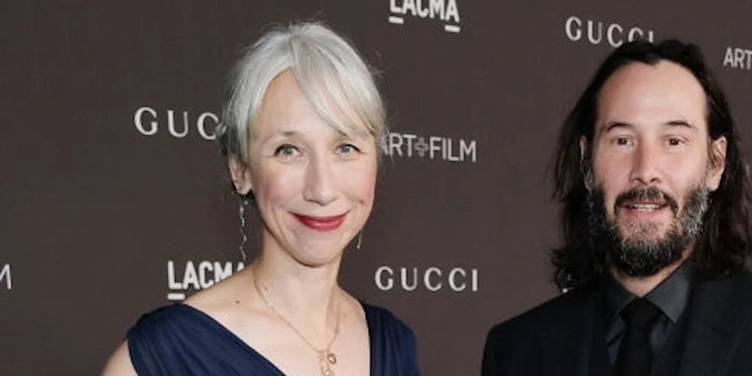 Grey hair don't care | To hair icon Alexandra Grant αποκάλυψε γιατί δεν βάφει τα μαλλιά της