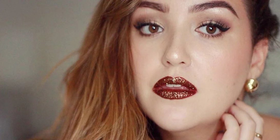 Glitter Lips | Αν δοκιμάσεις μία τάση στις γιορτές, ας είναι αυτή!