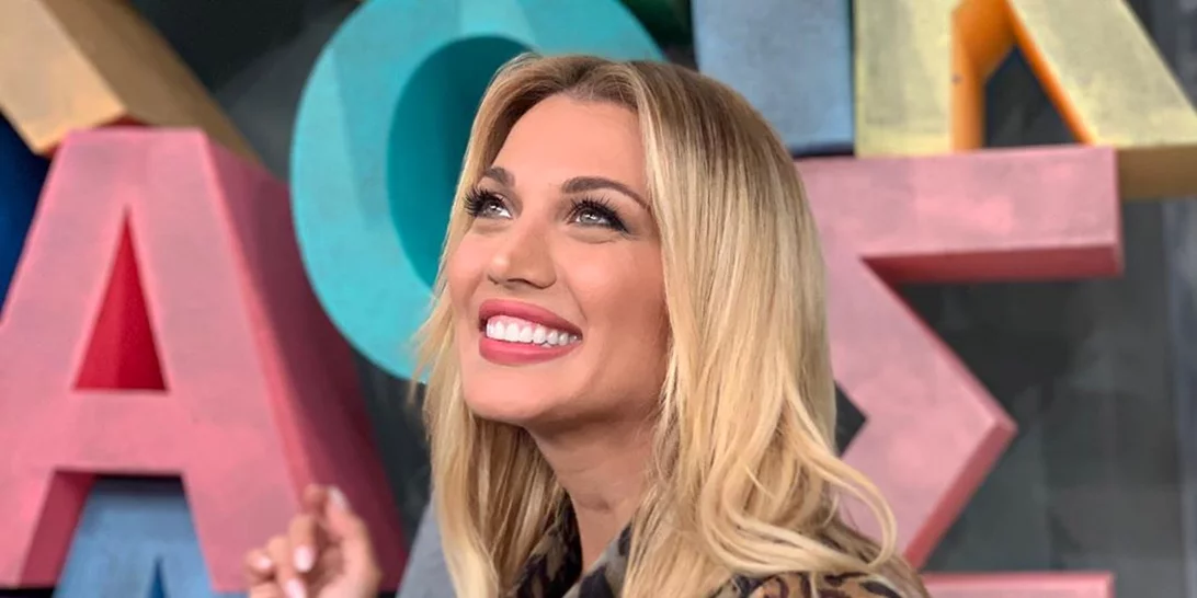 Κωνσταντίνα Σπυροπούλου | Δες τι φόρεσε σε πρωινή της βόλτα στη Βουλιαγμένη