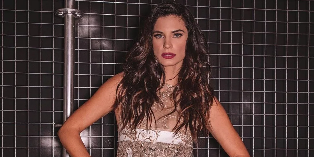 Χριστίνα Μπόμπα | Το πιο ιδιαίτερο φόρεμά της το φυλούσε για τον ημιτελικό του The Voice