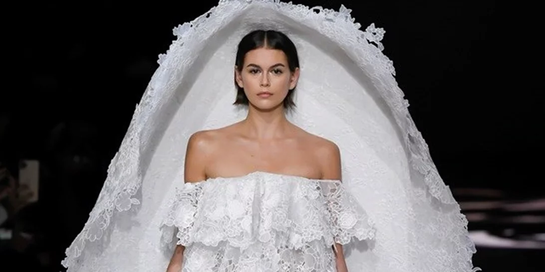 H ανθισμένη συλλογή Υψηλής Ραπτικής του Givenchy είναι η πιο ρομαντική που έχει σχεδιάσει ποτέ η Clare Waight Keller