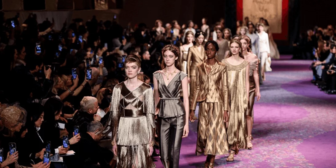 Η Maria Grazia Chiuri συνεργάστηκε με τη Judy Chicago για τη νέα της Haute Couture συλλογή