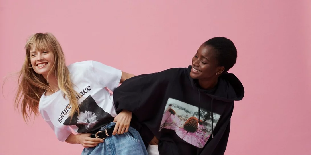 H νέα capsule συλλογή της H&M με πρωταγωνιστές τα λουλούδια της Helena Christensen