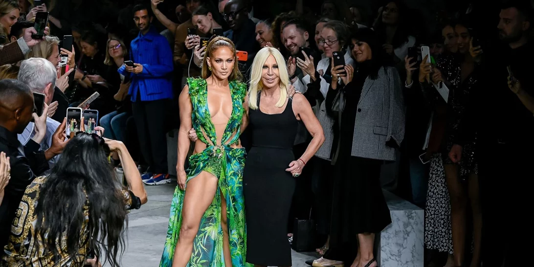 Η Jennifer Lopez είναι το πρόσωπο του Versace για τη σεζόν Άνοιξη/Καλοκαίρι 2020