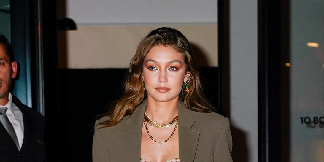 Oι street style εμφανίσεις της Gigi Hadid βασίζονται σε αυτά τα basics