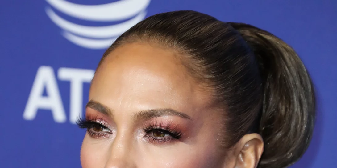 H JLO με αθλητικό look χορεύει στον κήπο της