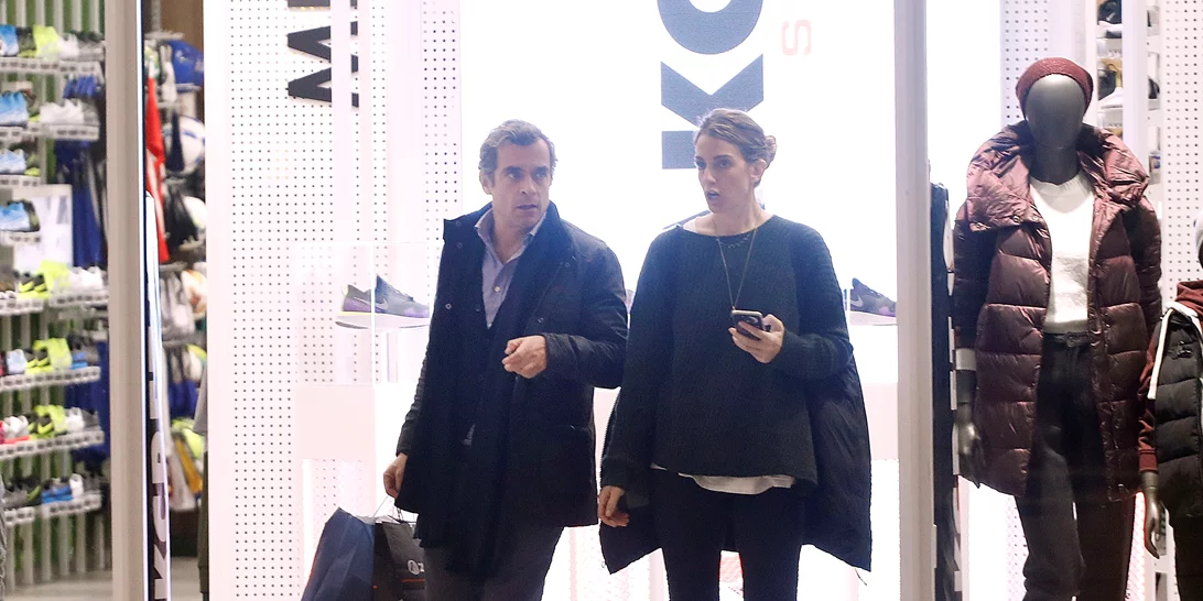 Κωνσταντίνος Μαρκουλάκης-Χρυσή Βαρδινογιάννη | Βόλτα για ψώνια στα βόρεια προάστια