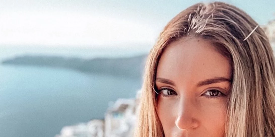 Αθηνά Οικονομάκου | Οι βόλτες με το σκάφος και η απίστευτη σιλουέτα της