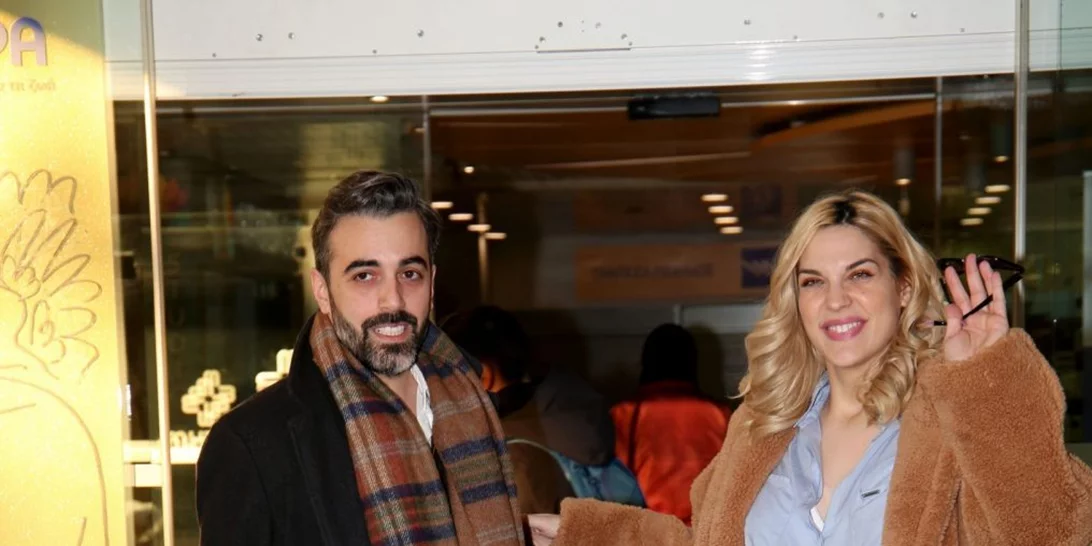 Μάντω Γαστεράτου | Η φωτογραφία με τον σύζυγό της και τον νεογέννητο γιο τους