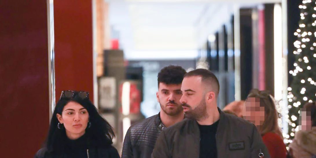 Κέισι Μίζιου | Το hot outfit σε έξοδο με τον αγαπημένο της και τη μητέρα της