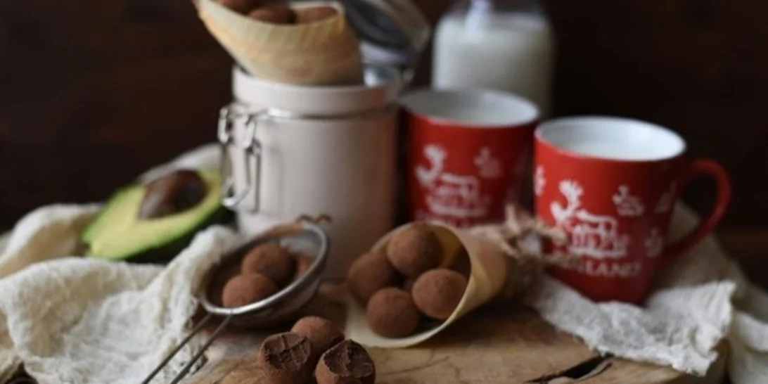 Τρουφάκια αβοκάντο με 3 υλικά