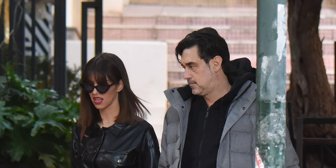 Χαρά Παππά-Burak Hakki | Βόλτα πιασμένοι χέρι-χέρι στο κέντρο της Αθήνας