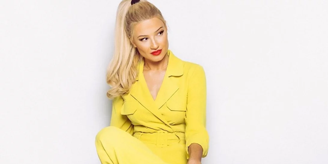 Οι Ελληνίδες παρουσιάστριες υιοθέτησαν ήδη μία από τις μεγαλύτερες τάσεις της άνοιξης