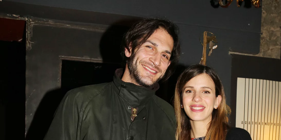 Αλεξάνδρα Ταβουλάρη | Το look σε θεατρική έξοδο με τον σύντροφό της λίγο πριν γίνουν γονείς για πρώτη φορά