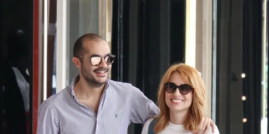 Μαρία Ηλιάκη | Ποζάρει full ερωτευμένη και αμακιγιάριστη στο πλευρό του Στέλιου Μανουσάκη