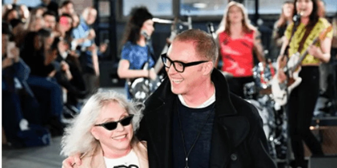 Η μοναδική performance της Debbie Harry στο show του οίκου Coach