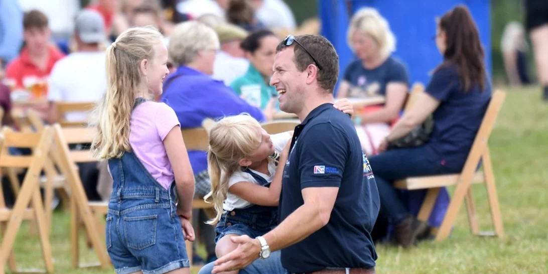 Είναι επίσημο | Χωρίζει ο εγγονός της βασίλισσας Ελισάβετ