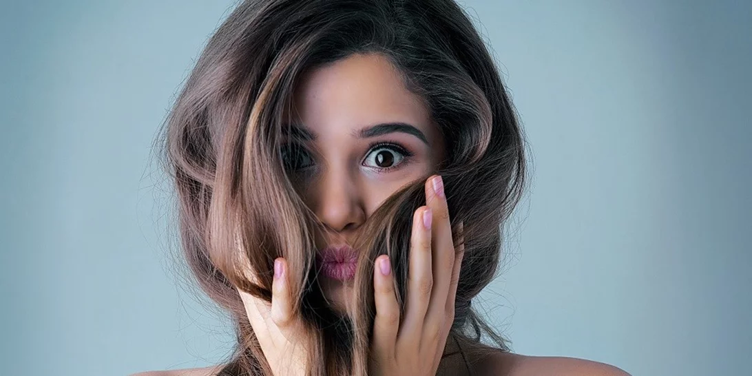 Τριχοφυΐα στο πρόσωπο | Τι την προκαλεί και πώς αντιμετωπίζεται;