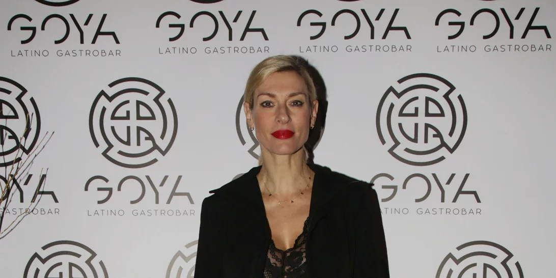 Ζέτα Δούκα | Μέσα σε λίγες εβδομάδες «άλλαξε» ξανά τα μαλλιά της- Το πιο σκούρο χρώμα που δίχασε