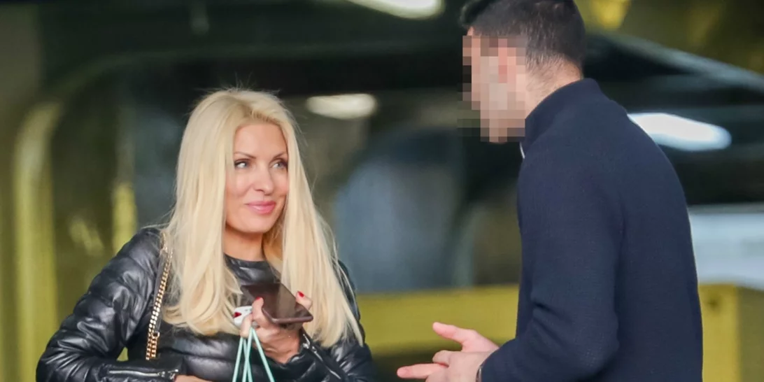 Ελένη Μενεγάκη | Δες τι φόρεσε στο πιο πρόσφατο ταξίδι της (pics)