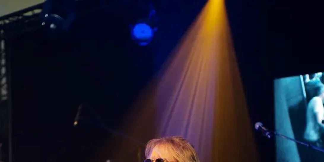 Christophe | Διασωληνωμένος στο νοσοκομείο με αναπνευστική ανεπάρκεια ο Γάλλος τραγουδιστής