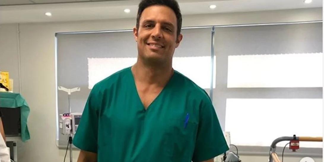 Σάββας Πούμπουρας | Προτείνει "δουλέψτε τζάμπα" για τις γνωριμίες και το Twitter τον δικάζει