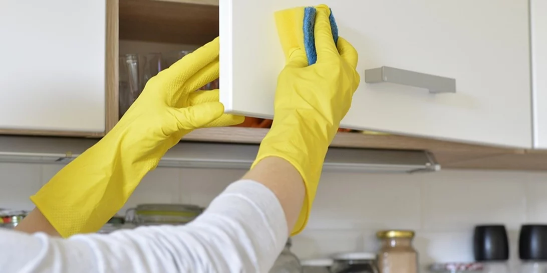 Μένουμε σπίτι και καθαρίζουμε την κουζίνα | Αυτά είναι τα tips για να τα καταφέρεις