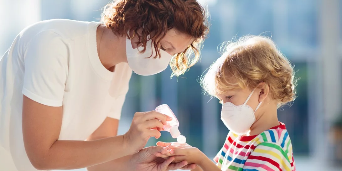 Ο CEO της Moderna προβλέπει το τέλος της πανδημίας σε έναν χρόνο - Σύντομα εμβόλια και σε νήπια