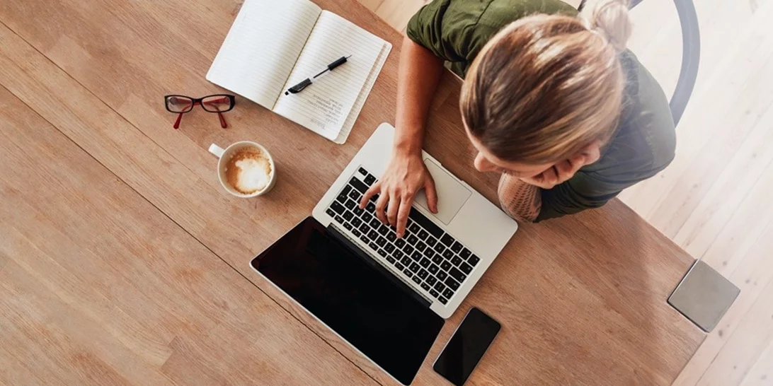 Εργασιακή εξουθένωση και δουλειά από το σπίτι | Νέα έρευνα "δείχνει" την επίδραση της πανδημίας στην εργασία