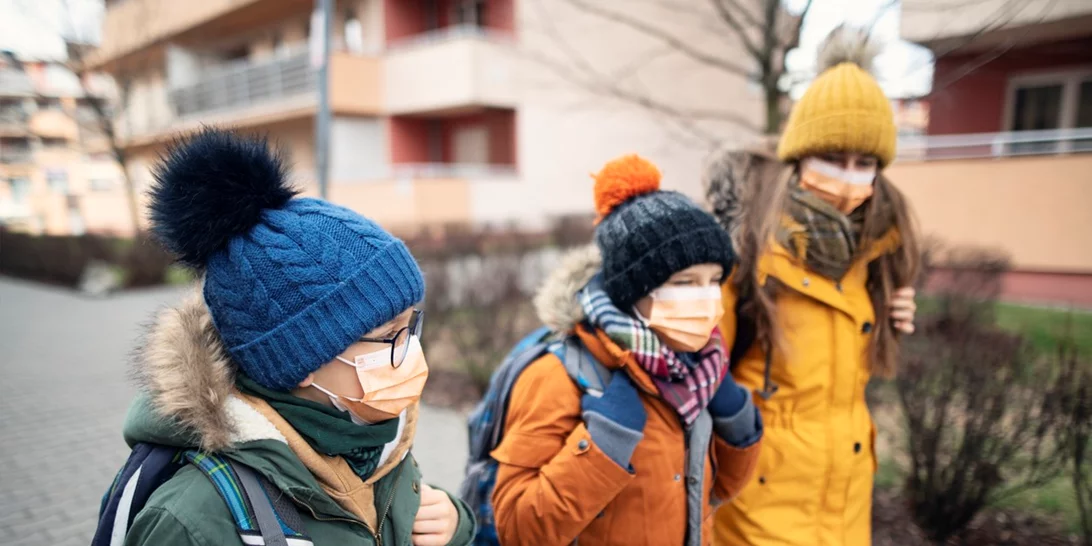 Κορονοϊός και παιδιά | Πώς απαντάμε στις εύλογες απορίες τους