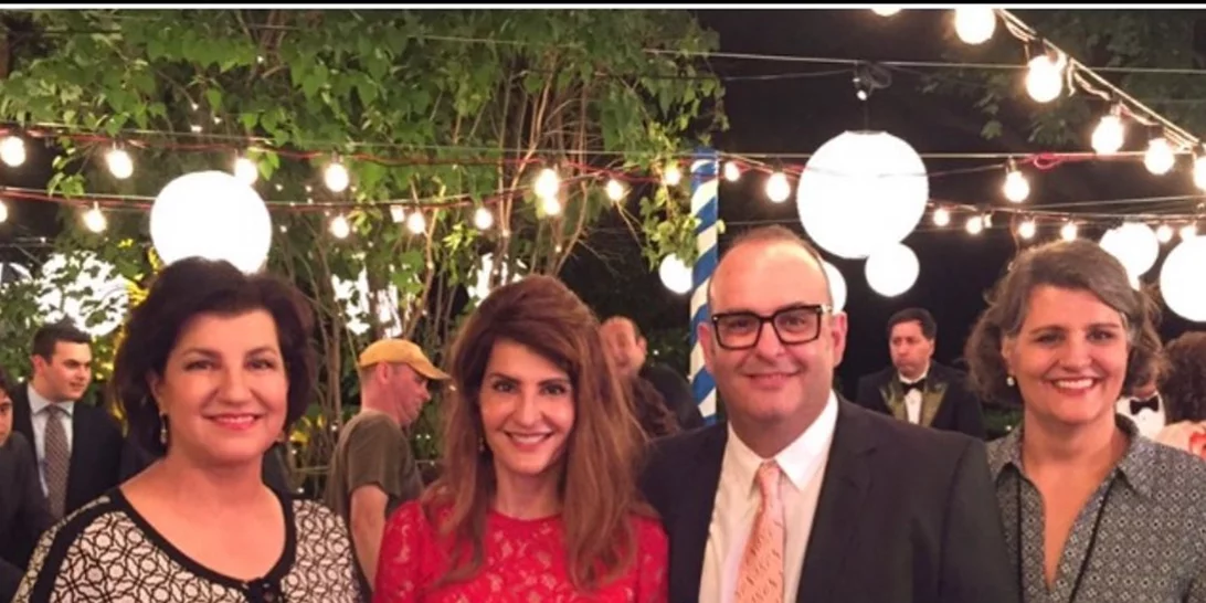 Δύσκολες ώρες για τη Nia Vardalos | «Έφυγε» από τη ζωή ο μπαμπάς της