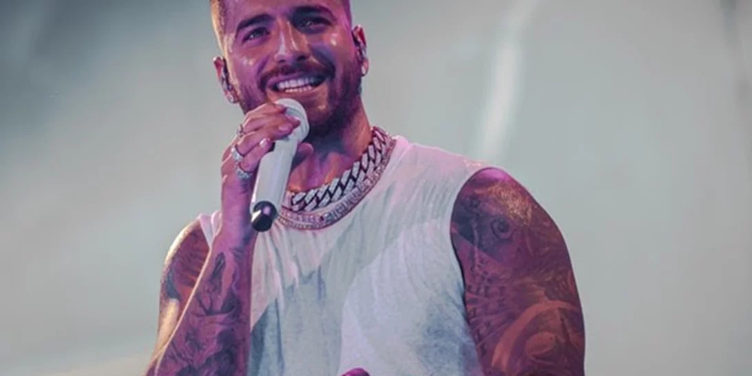 Maluma | Βόλτα με την κοπέλα του στο κέντρο της Αθήνας