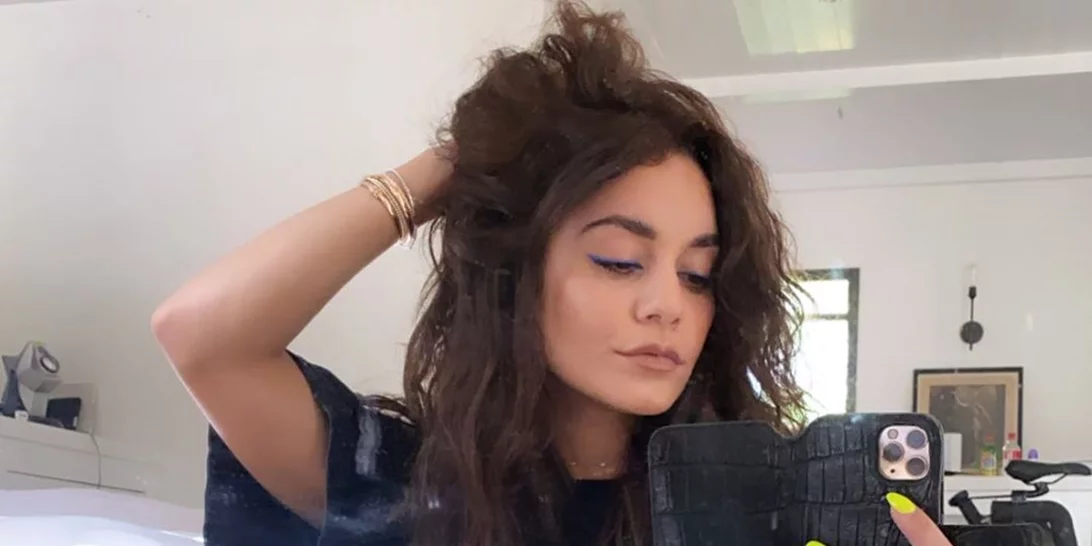 Ήρθε η ώρα να αγαπήσουμε τα φυσικά μας μαλλιά! Δες πως είναι τώρα στο σπίτι τους οι celebrities