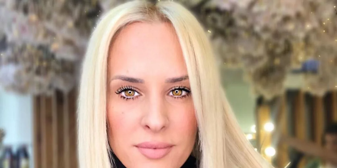 Έλενα Ασημακοπούλου | Βάφει μόνη της τα μαλλιά της στο σπίτι και το αποτέλεσμα είναι καλύτερο από αυτό που περίμενε