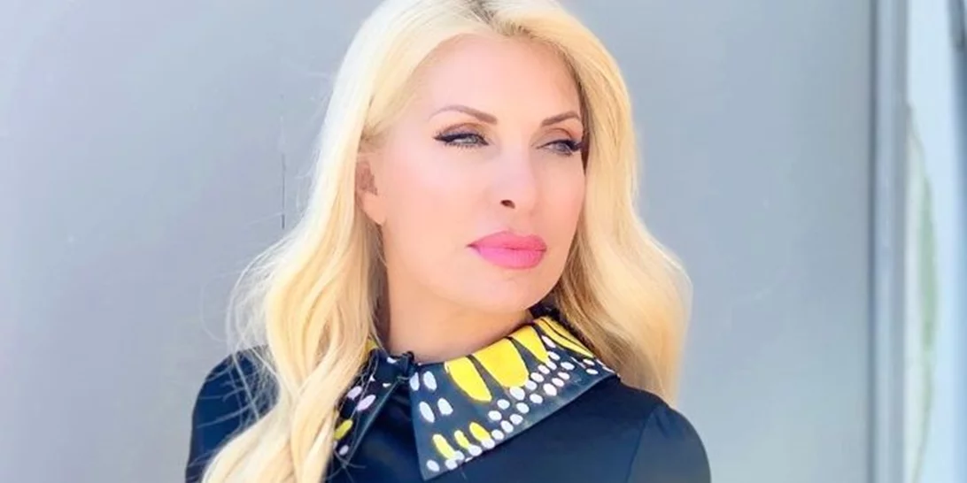 Ελένη Μενεγάκη | Με look που την έκανε να φαίνεται ακόμα πιο ψηλή & αδύνατη