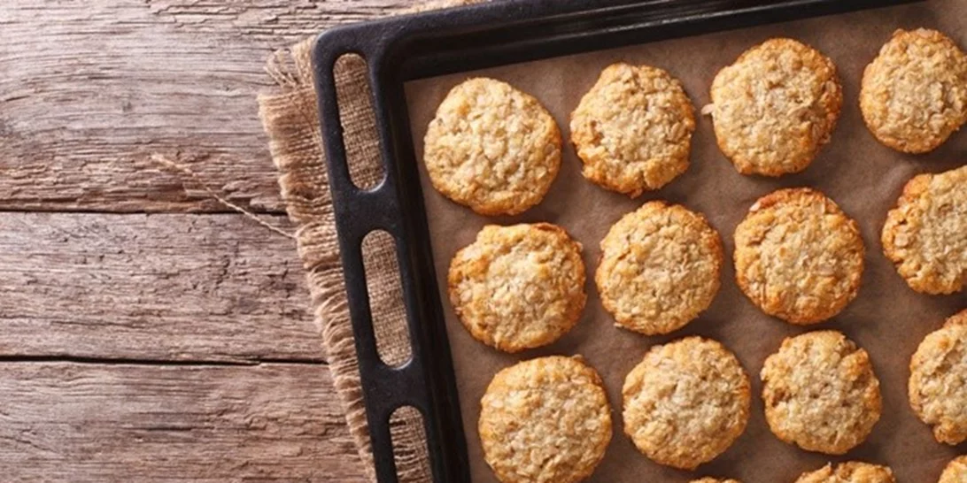 Πως να φτιάξετε υγιεινά μπισκότα Anzac για τα παιδιά