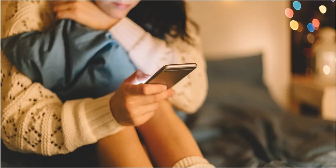 Πέντε τρόποι για να μείνεις συνδεδεμένη με τους αγαπημένους σου τις μέρες του εγκλεισμού
