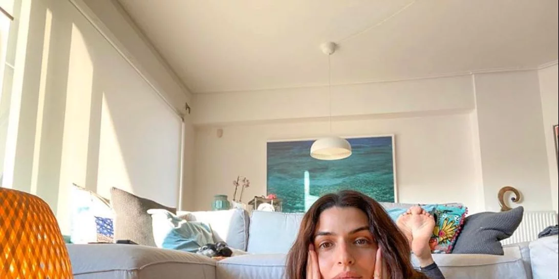 Tόνια Σωτηροπούλου | Μας δείχνει το σαλόνι του σπιτιού της