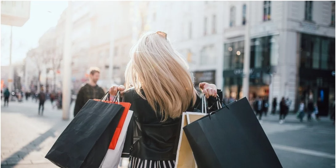 Πότε ανοίγουν σχολεία, καταστήματα, κομμωτήρια εκκλησίες, εμπορικά κέντρα | Όλες οι ημερομηνίες