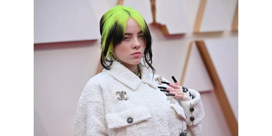 H Billie Eilish σχεδιάζει μία συλλογή με t- shirts