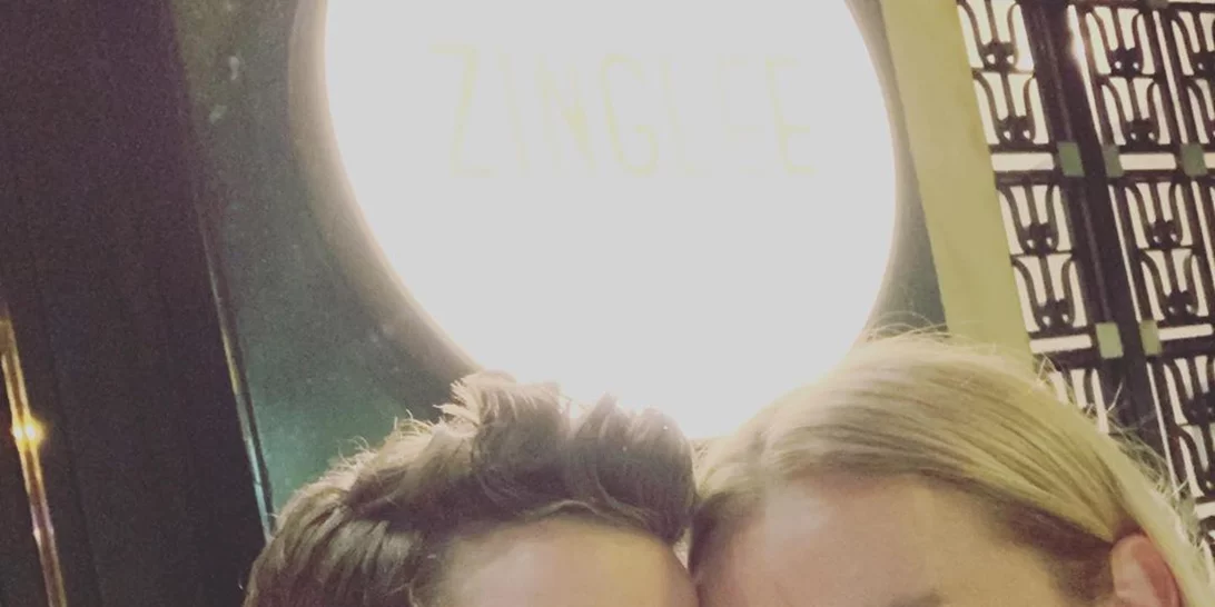 Ρούλα Ρέβη | Ο Αποστόλης Τότσικας τής έβαψε τα μαλλιά και ιδού το αποτέλεσμα (video)