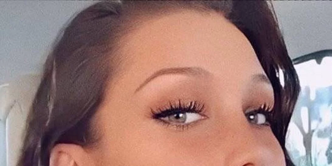 Ε αυτό δεν το περιμέναμε! Η Bella Hadid έβαψε τα μαλλιά της στην πιο απρόσμενη απόχρωση