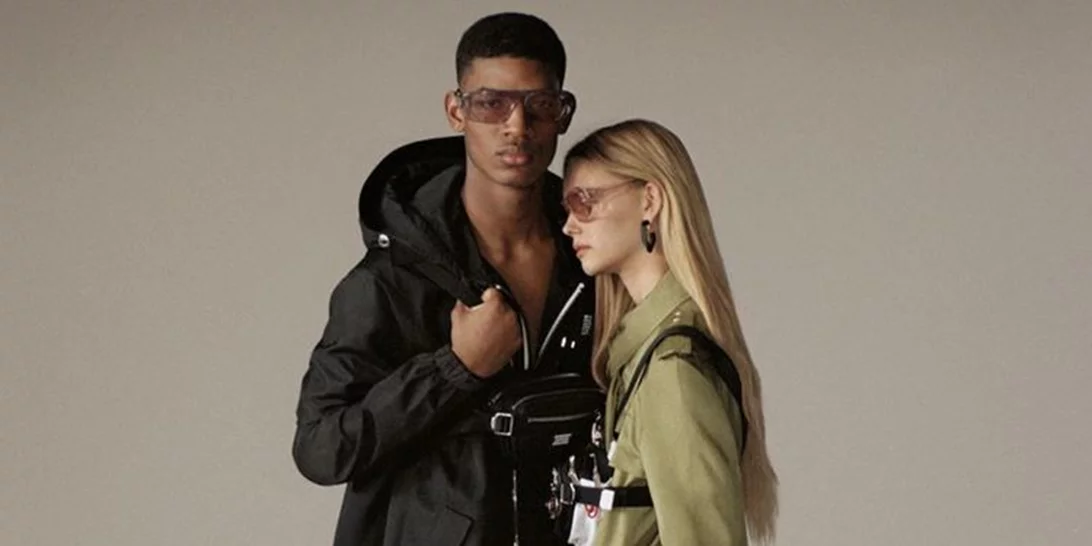 Ο οίκος Burberry λανσάρει μια νέα συλλογή από ανακυκλωμένα υλικά