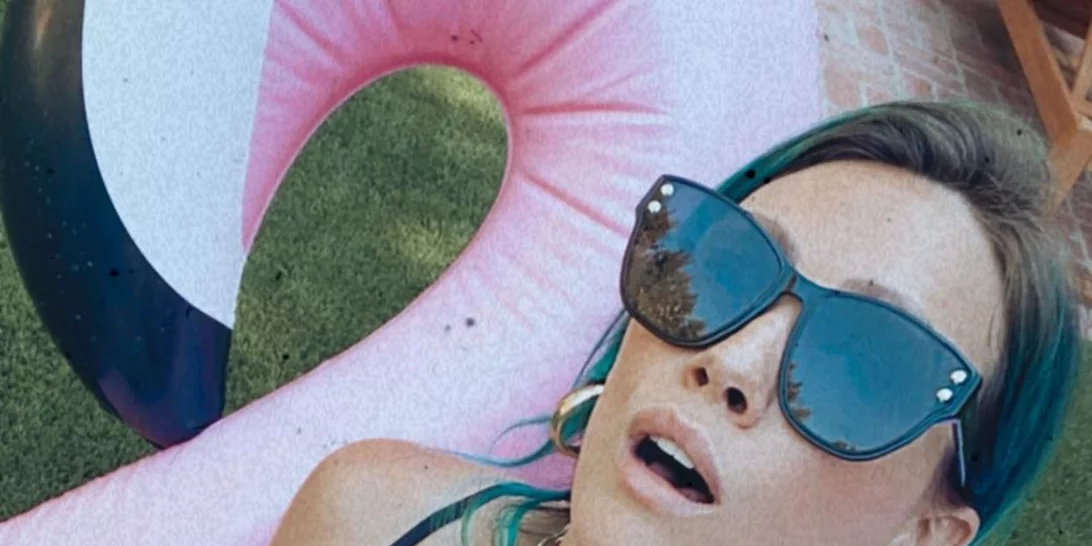 Hair Disaster! Η Hilary Duff κατέστρεψε τα μαλλιά της βάφοντάς τα στο σπίτι και αυτό είναι το αποτέλεσμα