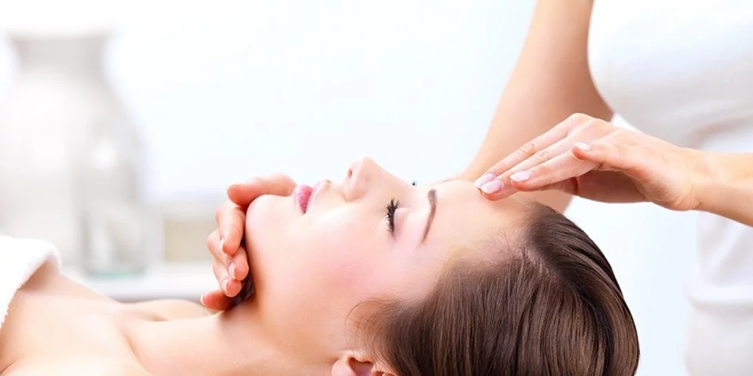 Η θεραπεία προσώπου που πρέπει να κάνεις 1 φορά την εβδομάδα δεν κοστίζει (τίποτα)