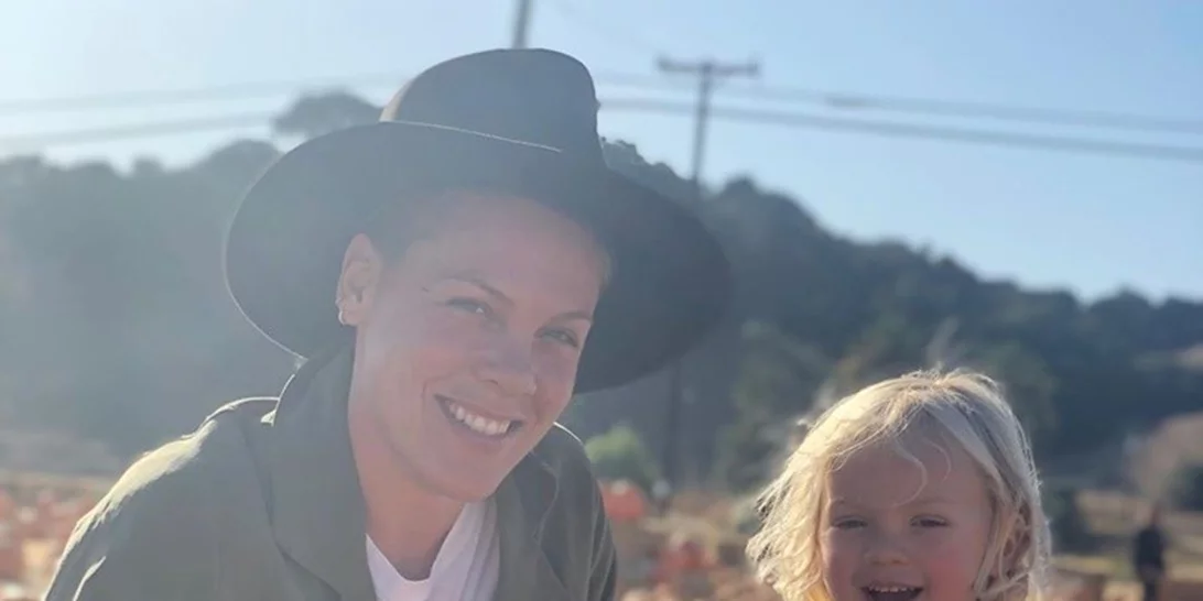 Pink | «Ο γιος μου πέρασε τον κορονοϊό πιο βαριά από εμένα»