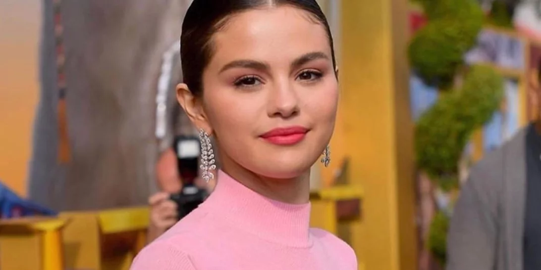 H Selena Gomez προτείνει μουσική, ταινίες και podcasts που μπορείς να απολαύσεις στο σπίτι