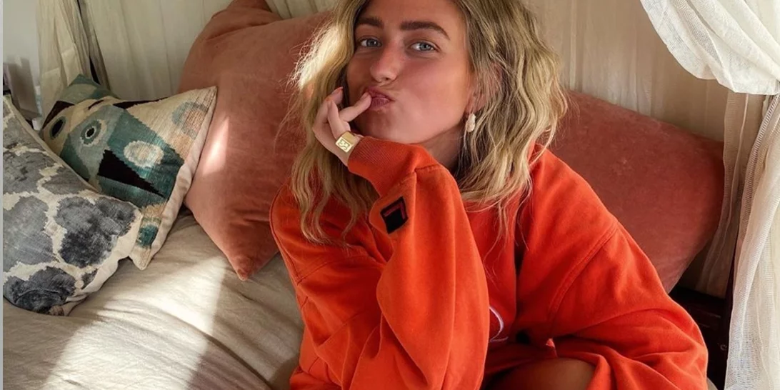 Πώς να ντύνομαι μέσα στο σπίτι; Στιλιστικά tips που θα σου φτιάξουν τη διάθεση