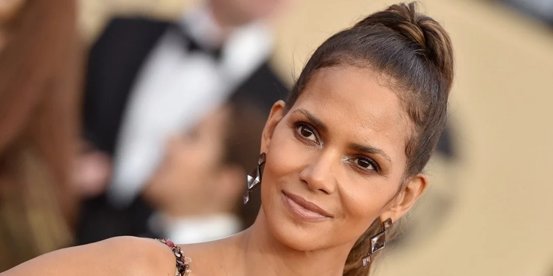 Halle Berry | Αυτή η DIY μάσκα είναι τελικά το μυστικό της νεανικής της εμφάνισης